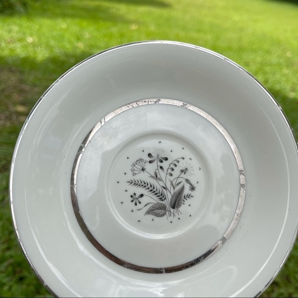 Vintage Carlton Fine China Saucers Set of 2 - Picture 10 of 10